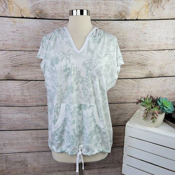 NWT Jane & Delancey Short Sleeve Kangaroo Pocket Giraffe Print Hoodie Small - Picture 1 of 9